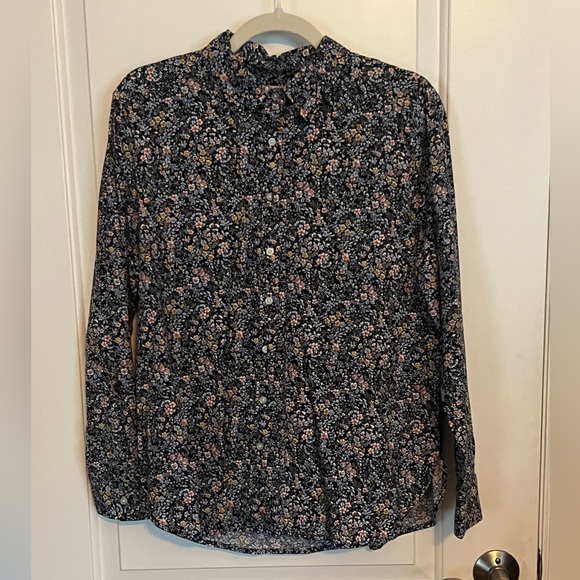 Ann Taylor Tops - NWT Ann Taylor Loft Floral Button-Up Shirt